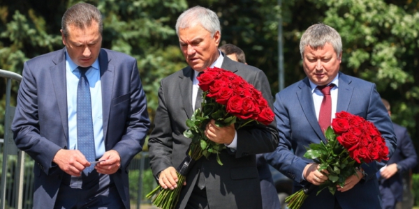 Врач-невролог назвала первые признаки болезни Паркинсона
