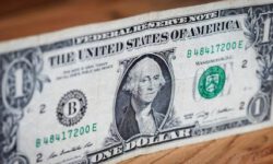 Эксперт рассказала о влиянии встречи Си Цзиньпина с Путиным на курс доллара