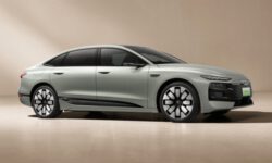 Седан Audi A6L e-tron — со своими техникой и электроникой