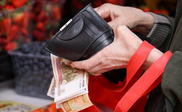 Билет в средний класс обойдется в 50 тысяч: Какой размер зарплаты россияне считают главным признаком бедности Билет в средний класс обойдется в 50 тысяч: Какой размер зарплаты россияне считают главным признаком бедности