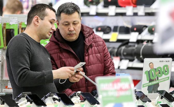 &laquo;Деньги дороже понтов&raquo;: Куда и почему обрушился рынок гаджетов