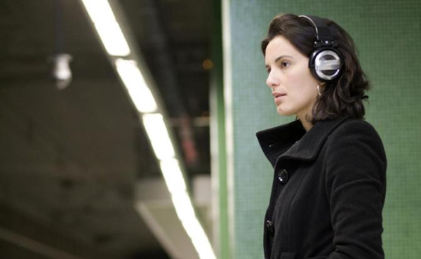 Оториноларинголог предупредила об опасности прослушивания музыки в метро