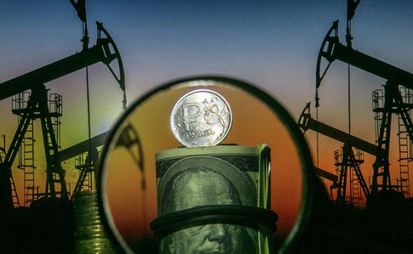 Эксперт разобрал все сценарии для нефти и рубля после начала войны в Иране