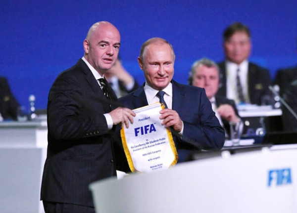 &laquo;Моральные дегенераты&raquo;: МИД Украины оскорбляет ФИФА, &laquo;страна 404&raquo; грозит Инфантино расправой