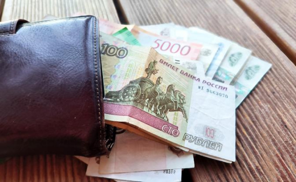 &laquo;Врут как дышат&raquo;. Средняя зарплата в России за месяц выросла на 40 тысяч&nbsp;&mdash; до 138 тыс. рублей. Кто поверит?