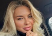 Тиманина обтянула фигуру «песочные часы» блестящим платьем с голой спиной