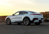 Porsche Cayenne Coupe Electric: улучшенная аэродинамика и смешной «облегчающий пакет»
