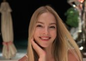 Тростинка Клишина похвасталась безупречной фигурой в крошечном бикини