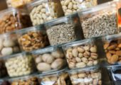 Названы орехи, которые помогут снизить давление