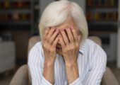 Названы ранние симптомы деменции