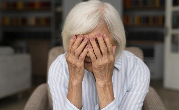 Названы ранние симптомы деменции