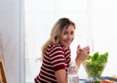 Не пьешь — не похудеешь? Врач развеяла популярный миф о воде
