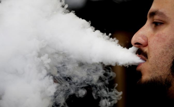 Выпускать пар тоже запретят — Мантуров объявил вейпам войну Выпускать пар тоже запретят — Мантуров объявил вейпам войну