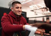 Сусуркаев одолел Сантоса на турнире UFC 328