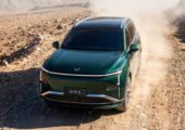 В Китае дебютировал большой и дешевый кроссовер Wuling Starlight L