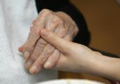 Найдены развивающиеся еще в детстве корни деменции