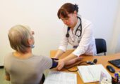Названы продукты, лучше всего снижающие давление после 50