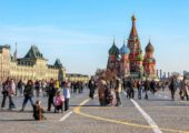 Россия — страна миллионеров: Новак пытается убедить сограждан, что за три года они стали сильно богаче