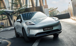 В России анонсирован купеобразный кроссовер Hyptec HT от GAC, известна цена