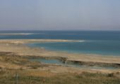 Мертвое море умирает: за полвека площадь сократилась на треть