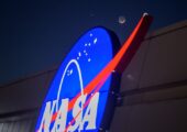 NASA запустила робота для спасения «тонущего» космического телескопа