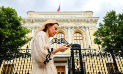 Эксперт связал решение ЦБ по ключевой ставке с близостью выборов