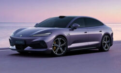 Рассекречен электроседан Denza Z9S: компактнее и спортивнее, чем Z9