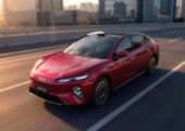 Флагманский седан BYD Seal 08 предложен с несколькими вариантами техники, есть полный привод