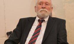 Стала известна дата прощания с искусствоведом Геннадием Поповым