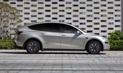 Удлиненная Tesla Model Y L: теперь не только в Китае