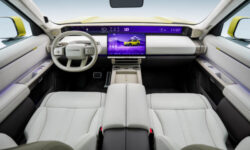 Freelander 8: опубликованы фотографии интерьера