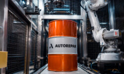 «Пежо Ситроен Рус» и United Petrochemicals начали выпуск моторных масел в Калужской области