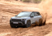 Jeep пытается всех убедить, что электрический Compass 4xe — настоящий внедорожник