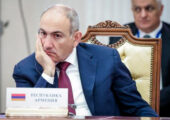 Мазохизм Пашиняна не знает границ: Брюссель выкручивает ему руки, Москва бьёт дубиной народного референдума