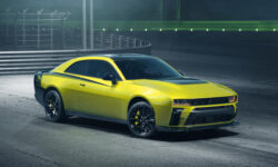 «Пчёлка» вернулась и готова всех покусать: представлен новый Dodge Charger Super Bee