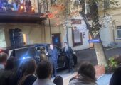 «Чайка» взлетела у «Озера»: Станиславского и писающего бомжа заметили в центре столицы