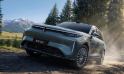 Представлен большой пятиместный кроссовер Wey V8X