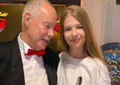 «Без поддержки женщины, папа бы рассыпался»: сын Владимира Конкина рассказал об отношениях в семье