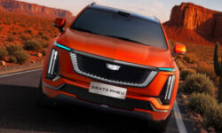 Китайский Cadillac XT5 стал подзаряжаемым гибридом