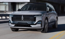 Кроссовер Lincoln Nautilus обрел новое лицо
