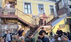 «В кухне стояло ведро, а из него торчал хвост крысы»