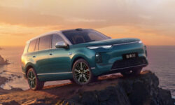 Флагманский кроссовер BYD Sealion 08: богатое оснащение и несколько вариантов начинки
