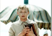 Кононов чуть не утонул, а Крючкова укусила Збруева: секреты «Большой перемены»