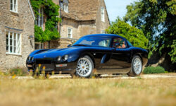 Британское купе Bristol Fighter с мотором V10 от Dodge Viper ненадолго вернулось на рынок