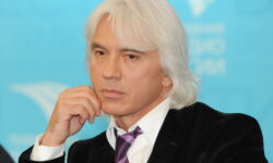 Мурал с изображением Дмитрия Хворостовсого появился в Красноярске