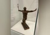 «Лужков — нормальный мужик»: в Москве открылась выставка о бывшем мэре