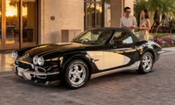 Mazda MX-5 станет родстером Mitsuoka LA1 в стиле Chevrolet Corvette C1