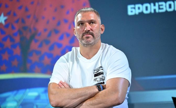 &laquo;В НХЛ Овечкину не место!&raquo;: Гашек и зарубежные СМИ &laquo;наехали&raquo; на&nbsp;&laquo;Великую Восьмерку&raquo; за предвыборный ролик