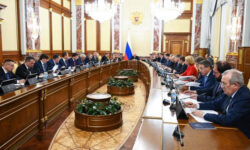 Валентин Катасонов: Минэкономразвития РФ легко повелевает мировой экономикой, а вот с российской как-то не клеится