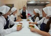 Приём пищи в одиночестве может изменить усвояемость глюкозы: важно, с кем ешь